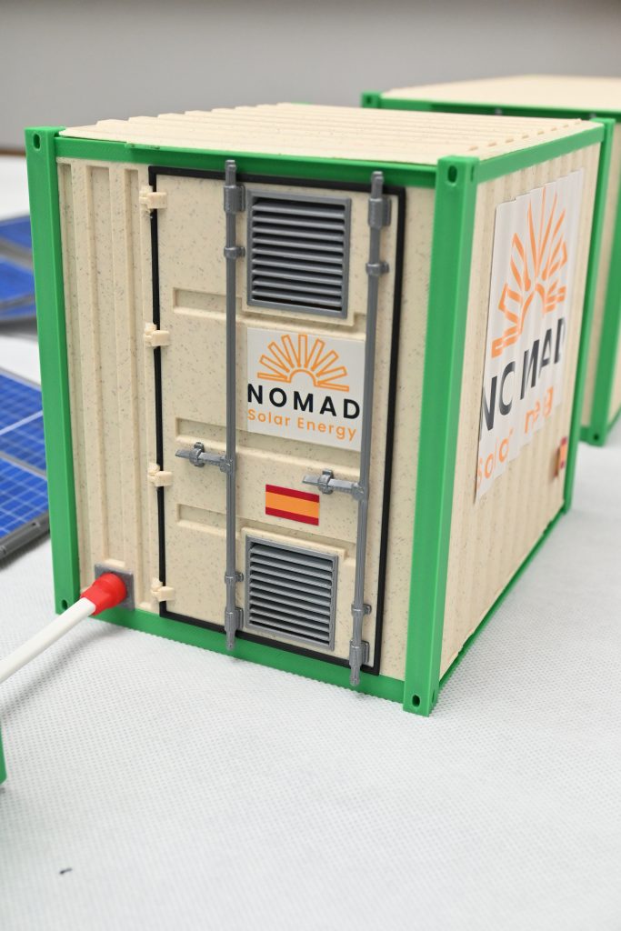 Proyecto de maqueta industrial para Nomad Solar Energy Proyecto de maqueta industrial para Nomad Solar Energy